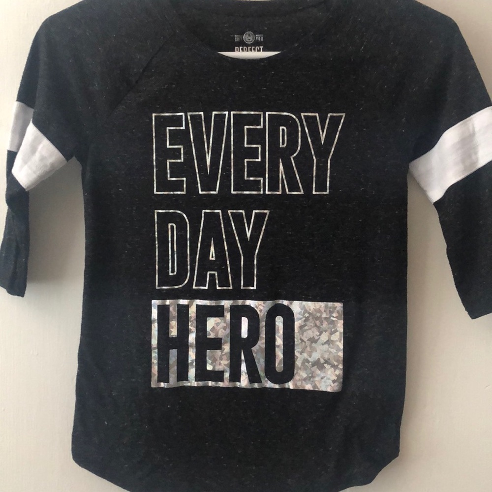 Black shirt that says Everyday Hero